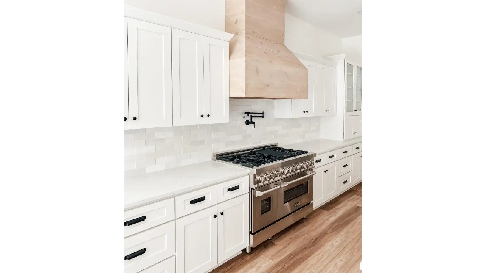 White Shaker glass-door wall cabinets - RTA Cabinets Canada